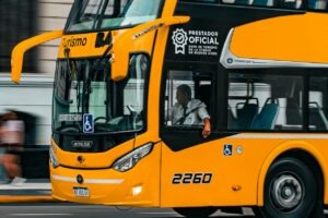 Leia mais sobre o artigo Shuttle no Tomorrowland Brasil: Pode Ser a Sua Melhor Opção