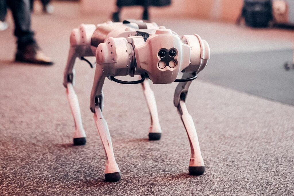 Cachorro robô tecnológico.